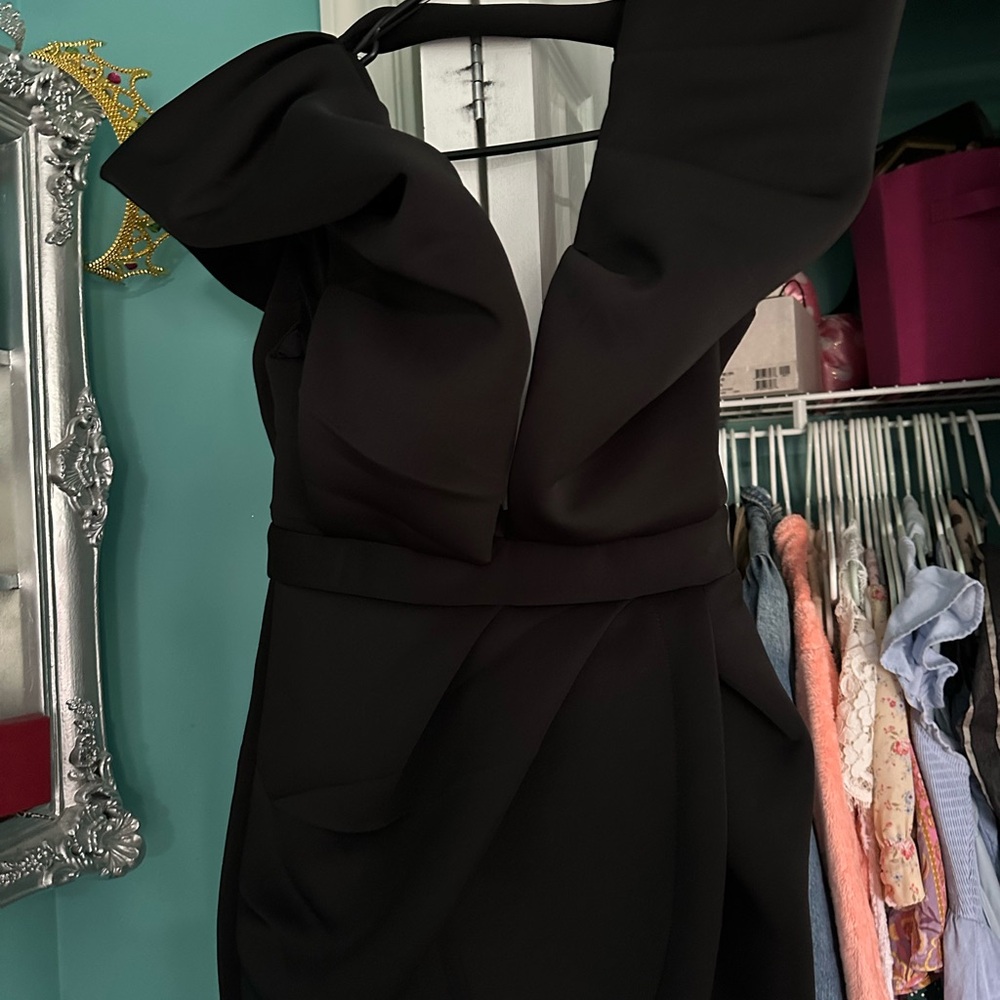 Black Plunge Neck Cap Sleeve Sheath Mini Dress